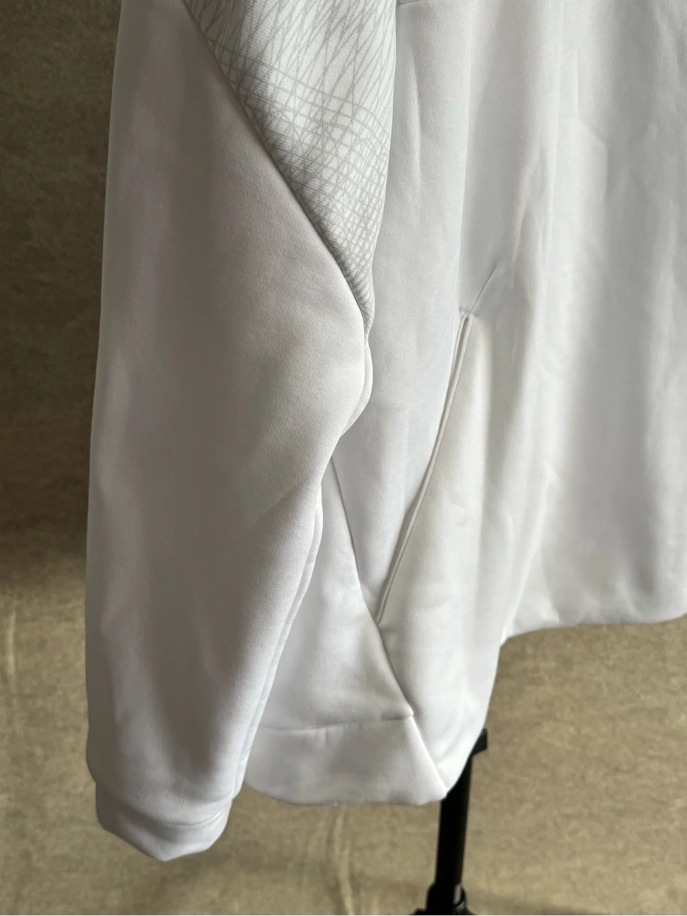 Nike Dri-FIT Men’s XL White Gray Geometric Pullover Hoodie Training Athletic